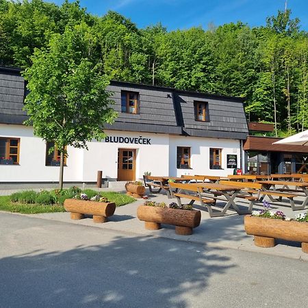 Restaurace A Penzion Bludovecek Exterior photo