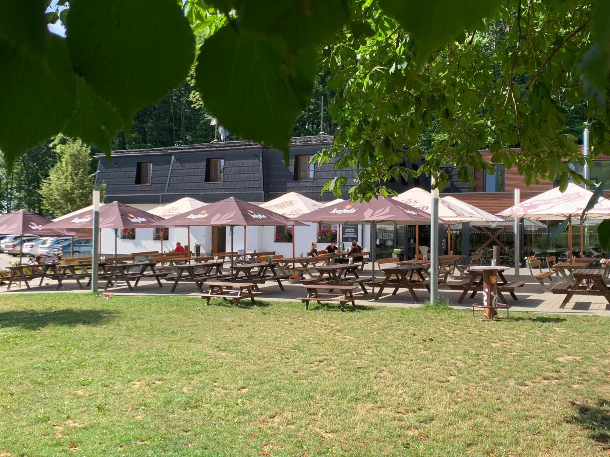 Restaurace A Penzion Bludovecek Exterior photo