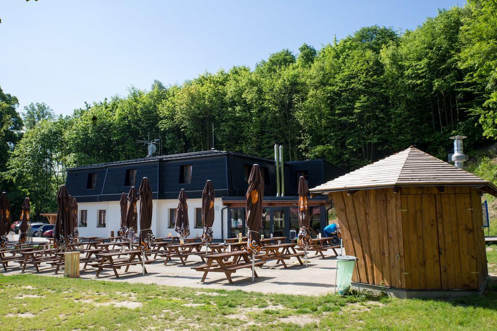 Restaurace A Penzion Bludovecek Exterior photo